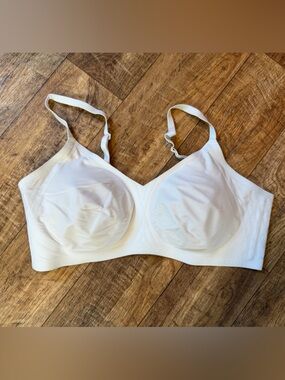 Honeylove Silhouette Wireless Bra in Astral White, size XL